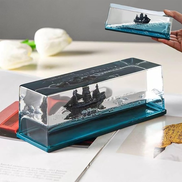 Other - Liquid Motion Pirate Ship Desk Decor